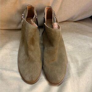 Vionic Stylish Suede Ankle Boots